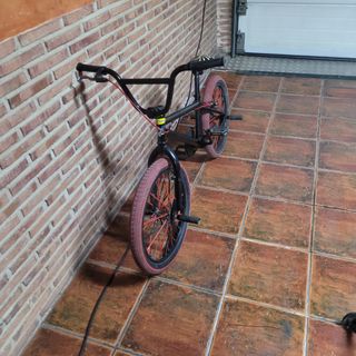 Bicicleta BMX Negra