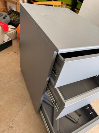 Cajonera de oficina metálica gris