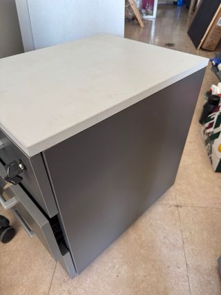 Cajonera de oficina metálica gris