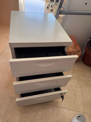 Cajonera de oficina metálica gris