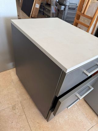 Cajonera de oficina metálica gris