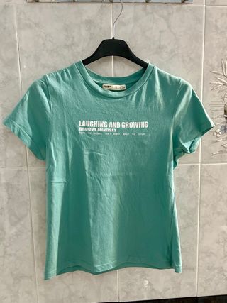 Camiseta Pull&Bear verde talla XS