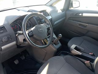 Opel Zafira 2011