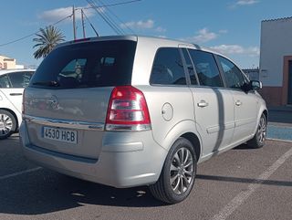 Opel Zafira 2011