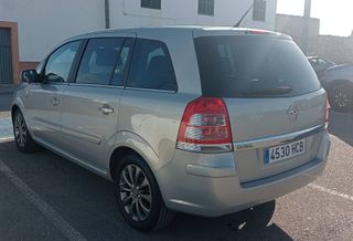 Opel Zafira 2011
