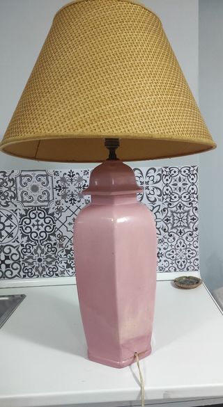 Lámpara de mesa cerámica rosa y beige
