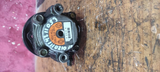 Bomba dirección 7700419118/C Renault Clio II (199