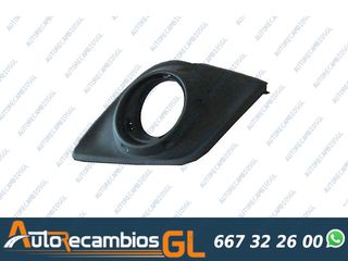 REJILLA DERECHA PARAGOLPES DELANTERO (CON AGUJERO PARA ANTINIEBLA) (SIN ARO CROMADO) TOYOTA HILUX 2016-