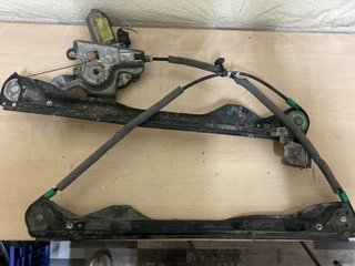 Motor elevalunas delantero derecho D2R5A Ford Foc