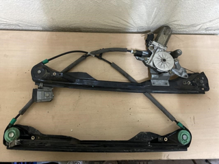 Motor elevalunas delantero derecho D2R5A Ford Foc