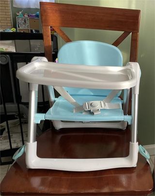Elevador de asiento portátil para bebé