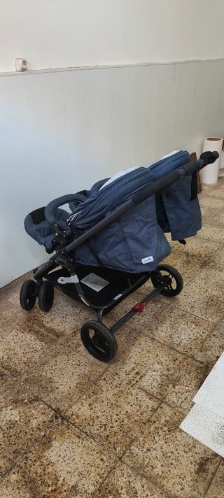Silla gemelar reversible con capazos
