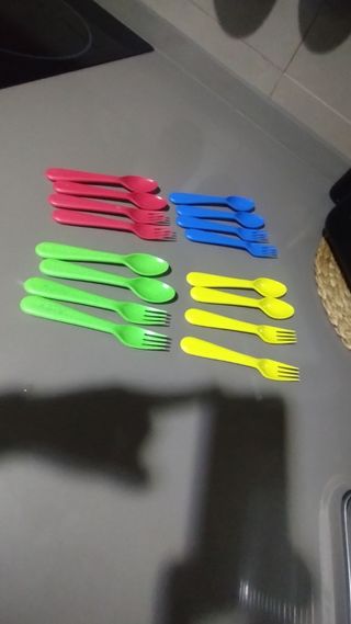 Juego cubiertos niños (4 colores)