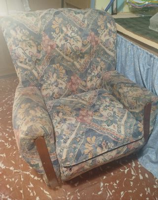 Butacón vintage tela y madera.