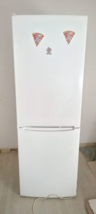 Nevera combi blanca