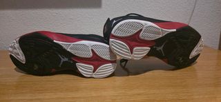 Zapatillas Jordan Talla 42 Negras y Rojas