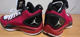 Zapatillas Jordan Talla 42,5 Rojas y Blancas