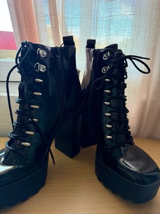 Botines Zara negros con cordones y plataforma