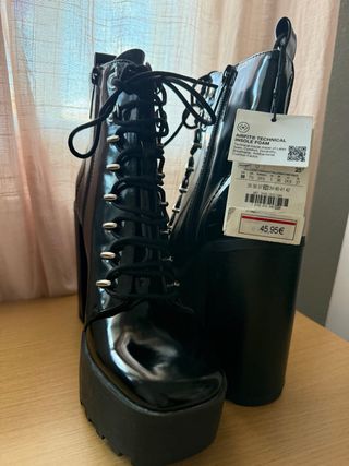 Botines Zara negros con cordones y plataforma