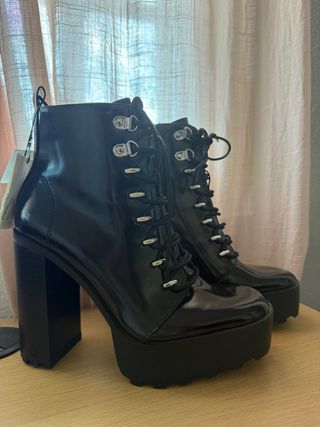 Botines Zara negros con cordones y plataforma