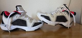 Zapatillas Jordan Talla 42 Blancas y Rojas