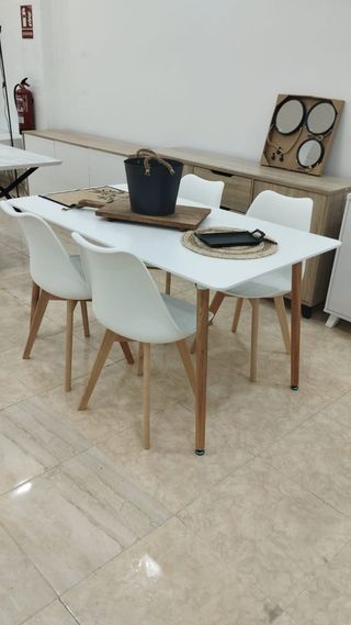 Mesa Comedor + 4 Sillas Madera Blanca