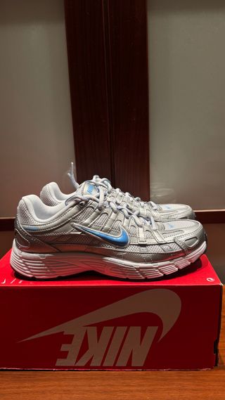 Zapatos Nike P-6000 Plata y Azul Nuevos