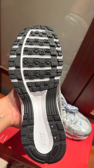 Zapatos Nike P-6000 Plata y Azul Nuevos