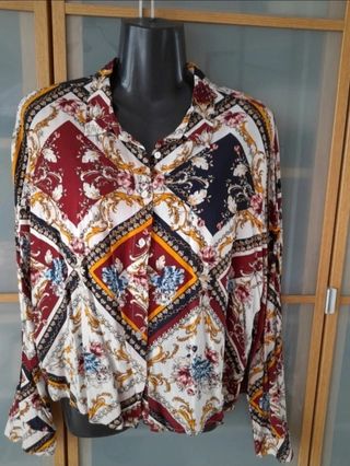 Camisa estampada sin usar