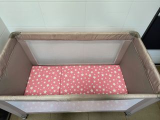 Cuna de viaje con colchón