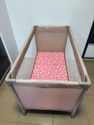 Cuna de viaje con colchón