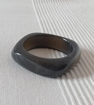 Pulsera resina Zara 
