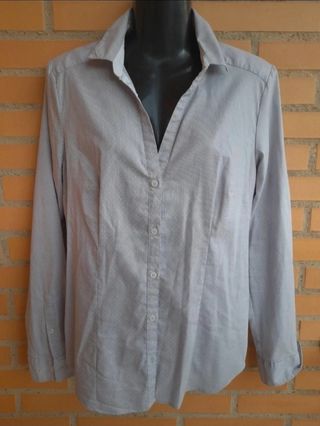 Camisa gris de algodón entallada