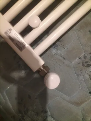 Radiador TOALLERO ROINTE Blanco Metal