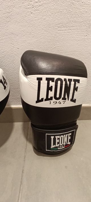 Guantes de boxeo Leone 1947
Ambassador 16 oz.