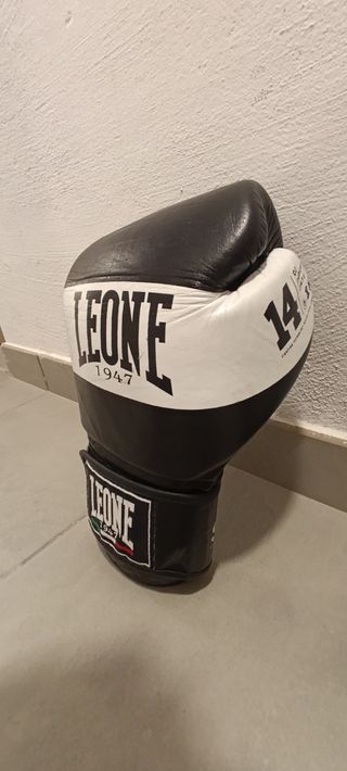 Guantes de boxeo Leone 1947
Ambassador 16 oz.