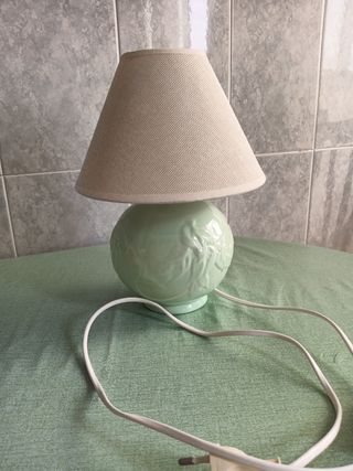 Lámpara de mesa cerámica verde y beige