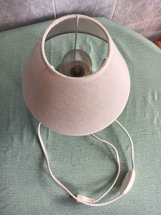 Lámpara de mesa cerámica verde y beige
