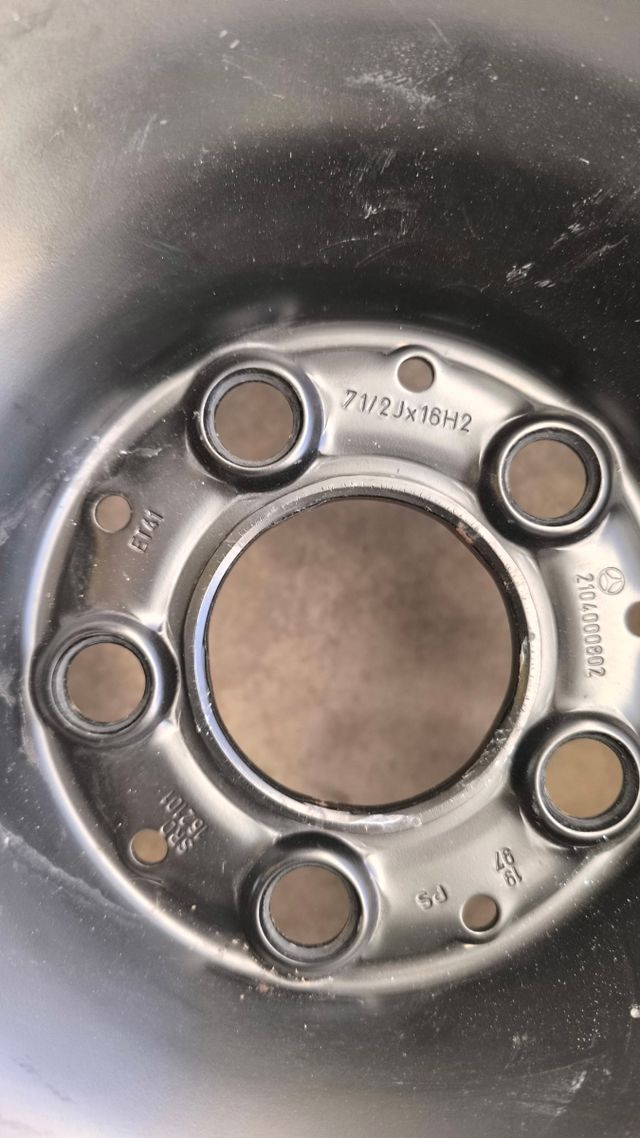 Llanta Mercedes Benz 7'5x16