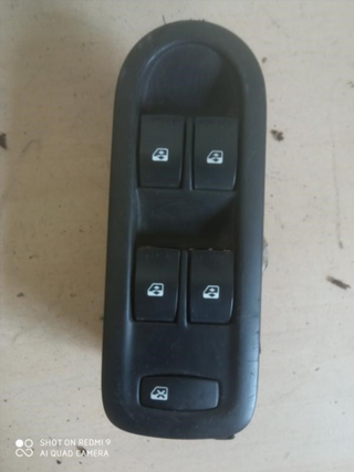 Mando elevalunas delantero izquierdo Renault Mega