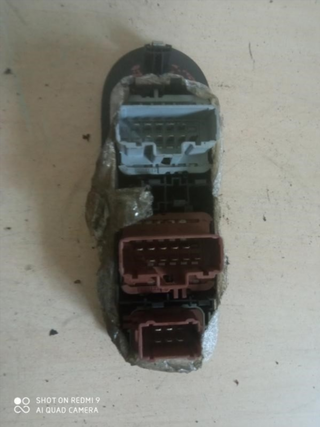 Mando elevalunas delantero izquierdo Renault Mega