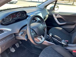 Peugeot 2008  1.6 HDI 100CV 5 PUERTAS 