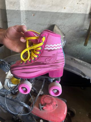 Patines Soy Luna Rosas con Cordones Amarillos