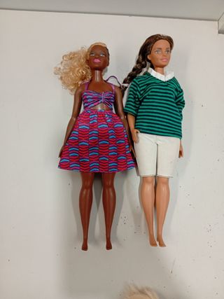 Muñecas Barbie curvy