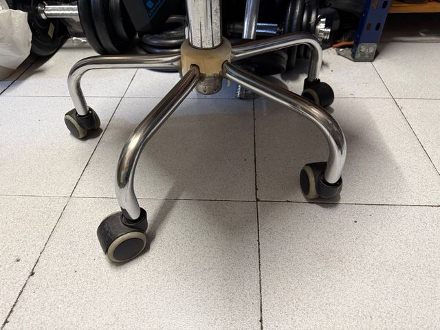 Silla con ruedas para trabajo profesional o no
