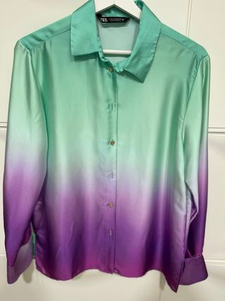 Camisa Zara degradado verde y morado M