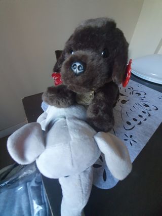 3 peluches: elefante, perro y búho
