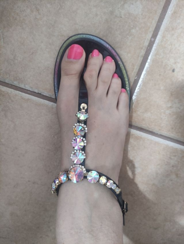 Sandalias de verano con pedrería