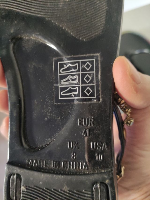 Sandalias de verano con pedrería