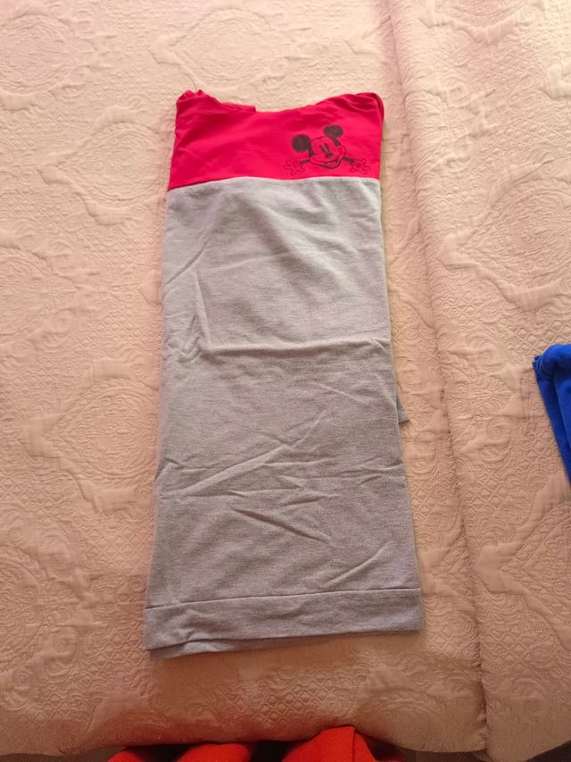 Sudadera Mickey Mouse gris y roja